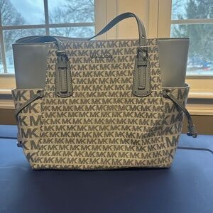 Michael Kors The voyager east west tote bag w' signature logo print blue sapphir